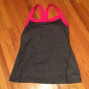 workout tank top with built in bra